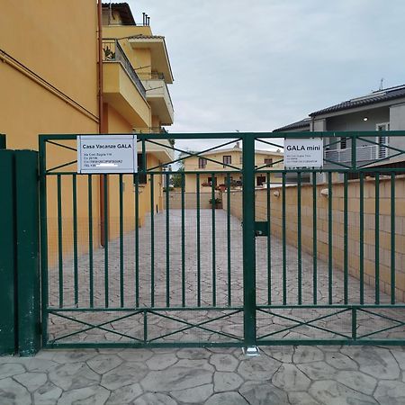 Gala Mini Apartment Fiumicino Exterior photo
